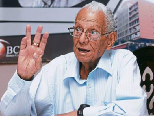 A los 90 años falleció ayer el sindicalista Víctor Artiles.