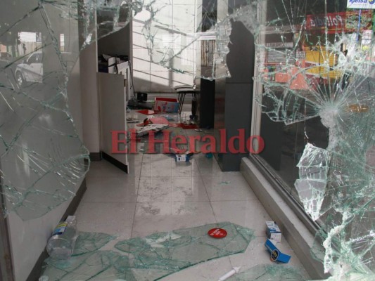 Varios negocios de la capital hondureños fueron saqueados la noche del viernes.