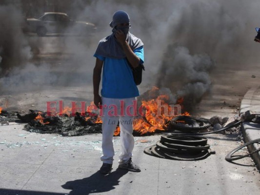 FOTOS: Estallan protestas de conductores golpeados por crisis del Covid-19