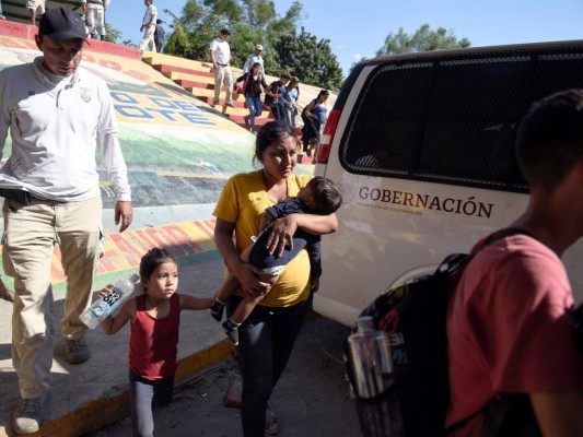 Migrantes entre la espada y la pared ¿Esperar cruzar a México o retornar al país?