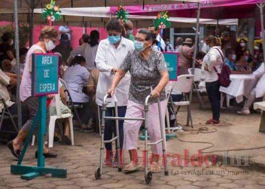 La edad mínima para vacunarse en Nicaragua es de 55 años. Foto: Wilmer López/ La prensa