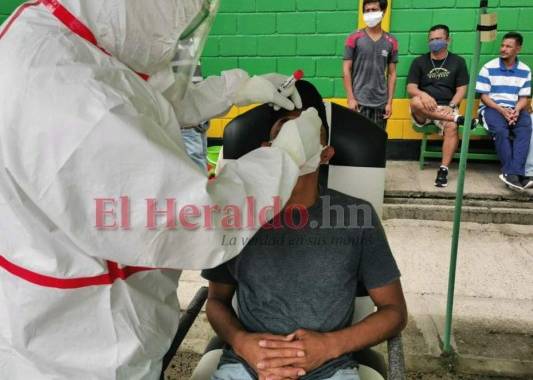 Honduras ha aplicado un poco más de 111,000 pruebas en lo que va de pandemia. Foto: EL HERALDO.