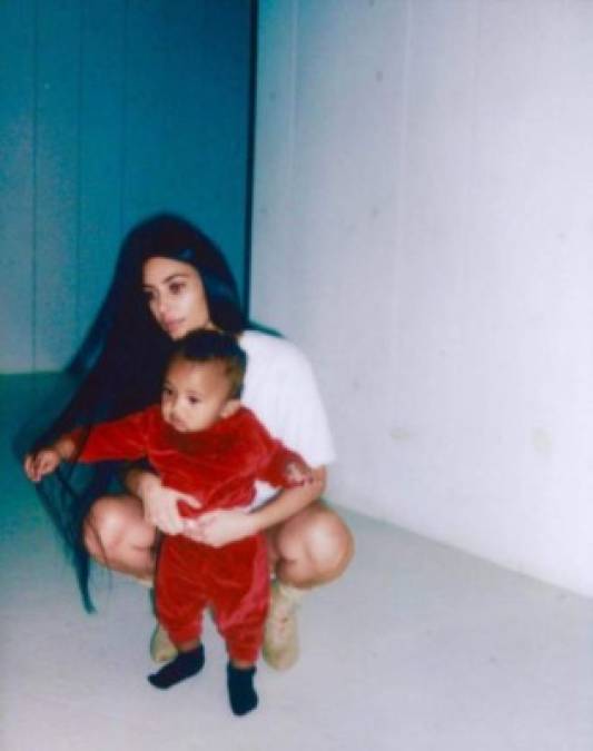 Las incomprensibles fotos de Kim Kardashian y su familia... ¿dónde quedó el glamour?