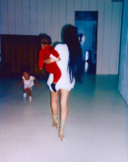 Las incomprensibles fotos de Kim Kardashian y su familia... ¿dónde quedó el glamour?