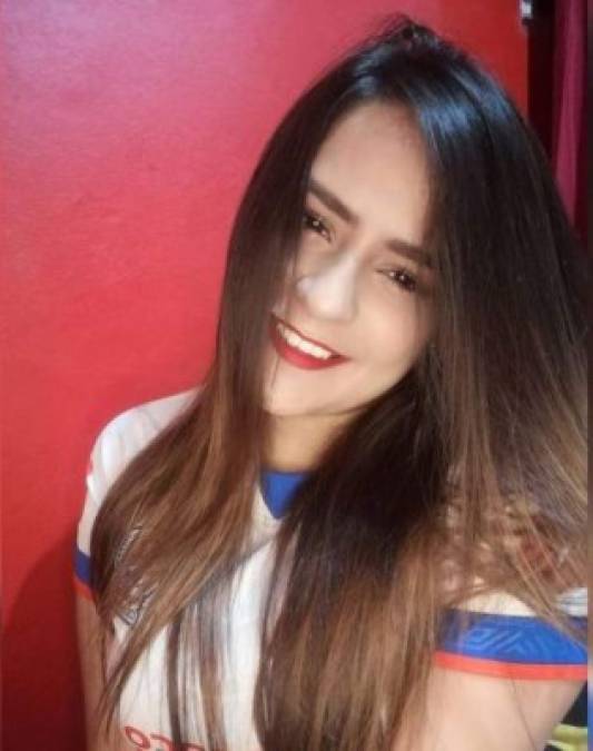 Amante de los autos y sonriente, así era Alice Melghem, la joven que murió en un accidente en la capital  