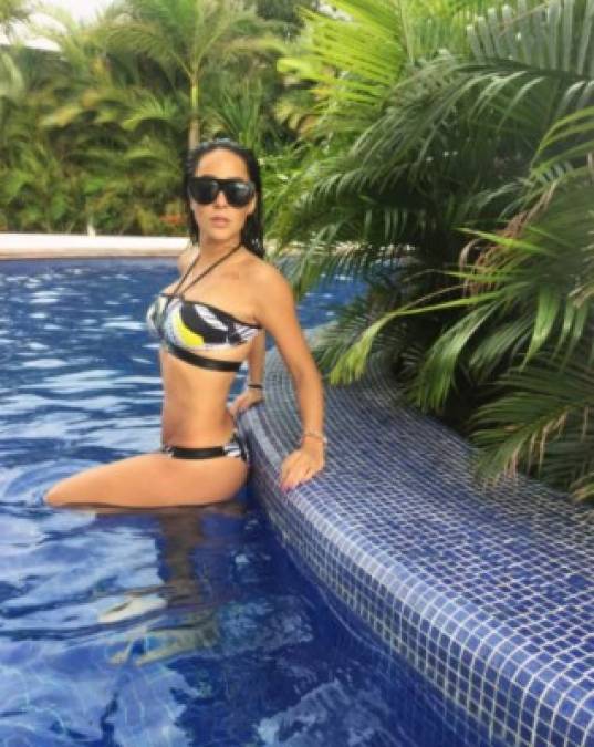 Las provocadoras fotos en bikini de Manelyk González de 'Aca Shore'