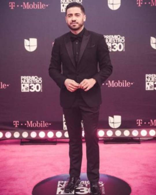 Premio Lo Nuestro: Así vistieron los famosos en la alfombra magenta