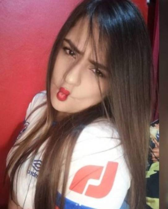 Amante de los autos y sonriente, así era Alice Melghem, la joven que murió en un accidente en la capital  