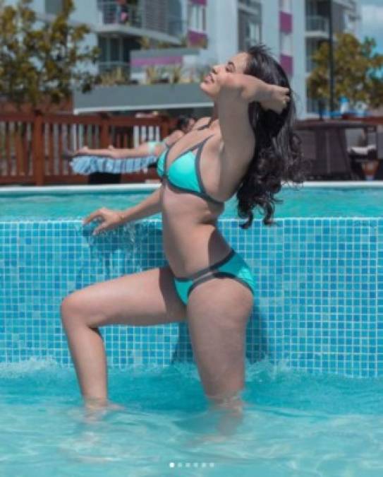 Presentadoras hondureñas dan la bienvenida al Verano 2018 posando en sexys trajes de baño