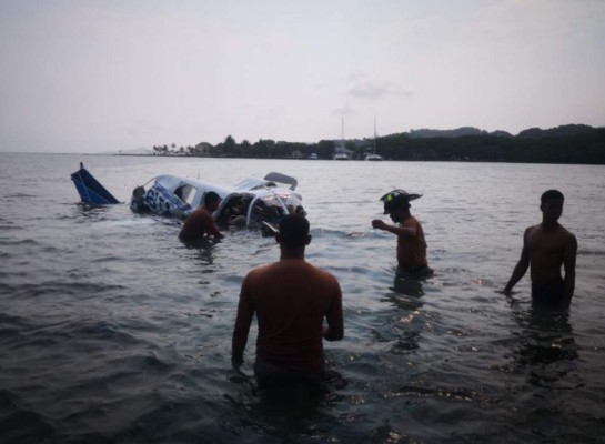 Las imágenes de la avioneta que se estrelló en Roatán y dejó cinco muertos
