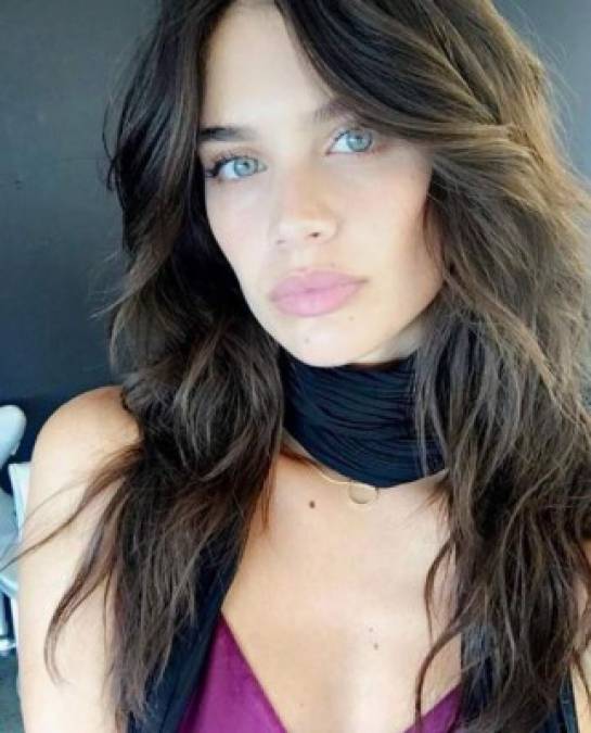 Ella es la supermodelo portuguesa Sara Sampaio, ¿la nueva conquista de Neymar?