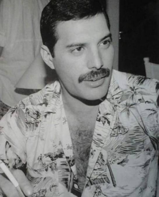 La vida del inolvidable cantante Freddie Mercury contada en fotografías