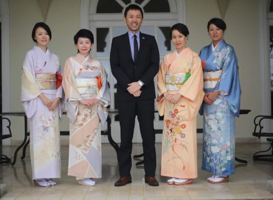 Shoko Mitsui, Hinako Moriya, Yuichi Miyagawa, Naomi Ohki y Sachi Goto.