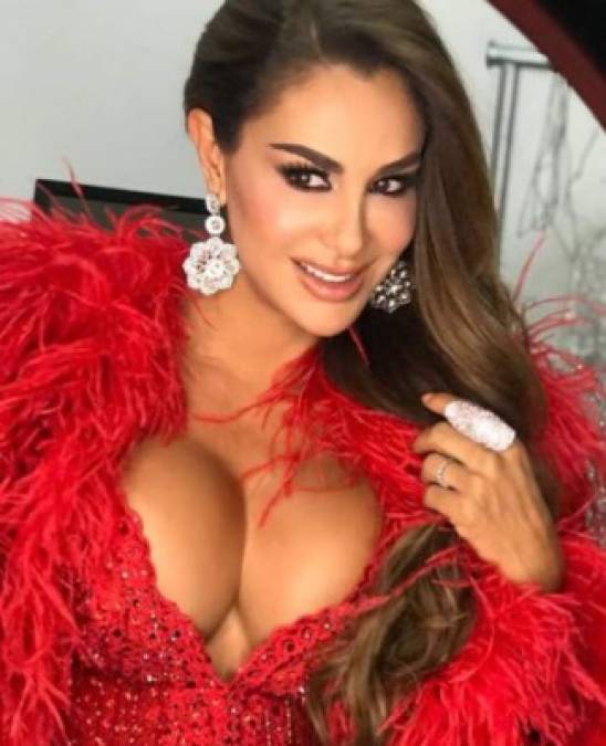 FOTOS: Los escotes de infarto de Ninel Conde que arranca suspiros