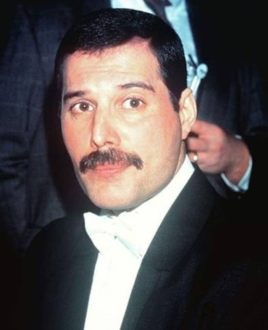La vida del inolvidable cantante Freddie Mercury contada en fotografías