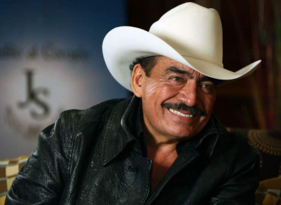 Joan Sebastian, uno de los más grandes exponentes de la música regional mexicana, falleció tras años de lucha contra el cáncer el 13 de julio de 2015 cuando tenía 64 años.