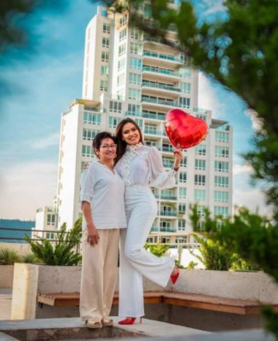 Famosas hondureñas rinden homenaje a sus cariñosas madres