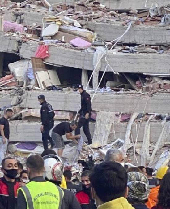 Las imágenes del caos y devastación que dejó el terremoto en Turquía