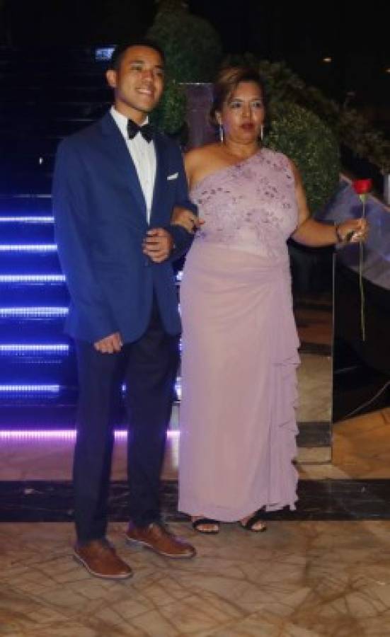 Prom generación 2019 de CEAD Christian School, una noche para recordar