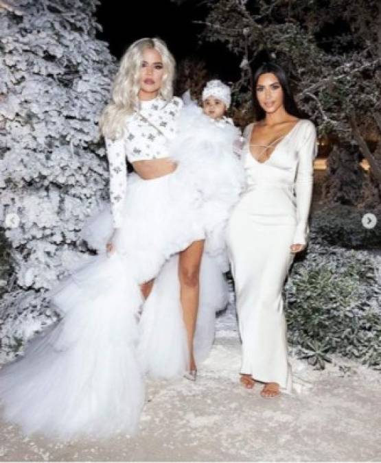 FOTOS: Kylie y Kendall Jenner, Kim, Khloé y Kourtney Kardashian se lucieron con glamurosa fiesta navideña