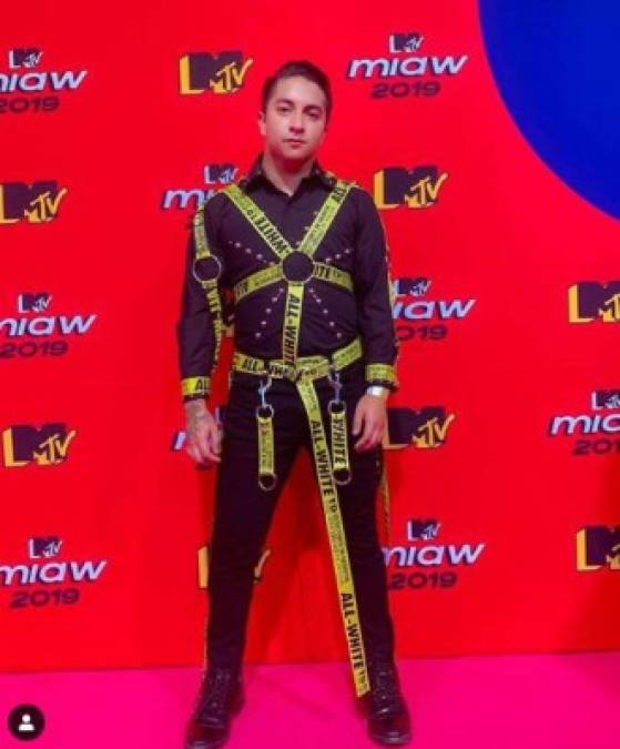 FOTOS: Famosos deslumbraron en la alfombra rosa de los Premios MTV Miaw 2019