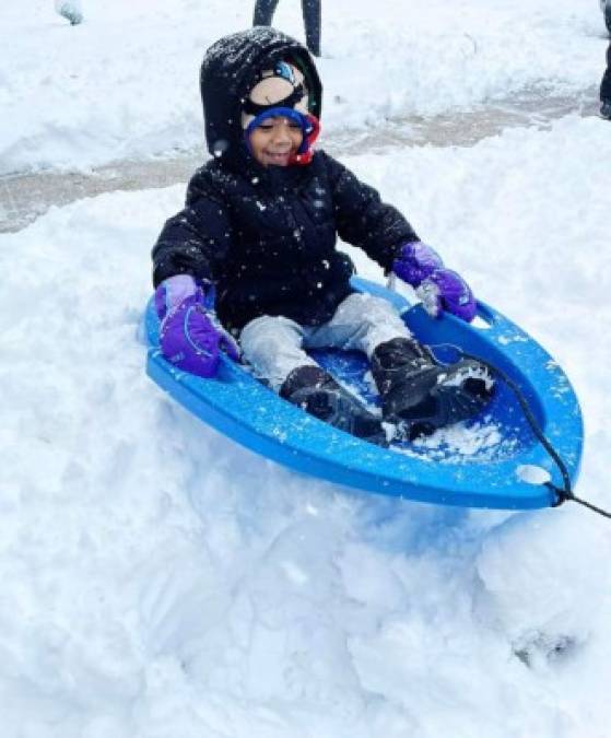 Así viven la tormenta de nieve los hondureños en Estados Unidos