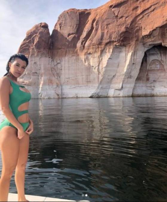 Las mejores fotos de Kourtney Kardashianen traje de baño