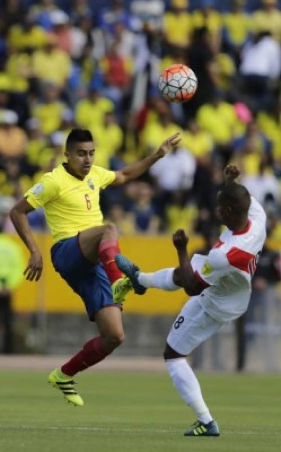 Perú gana 2-1 a Ecuador y pelea la clasificación a Rusia-2018