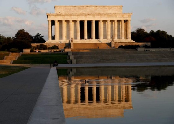 El Monumento a Lincoln, situado en uno de los extremos horizontales del National Mall de Washington D. C., Foto AP.