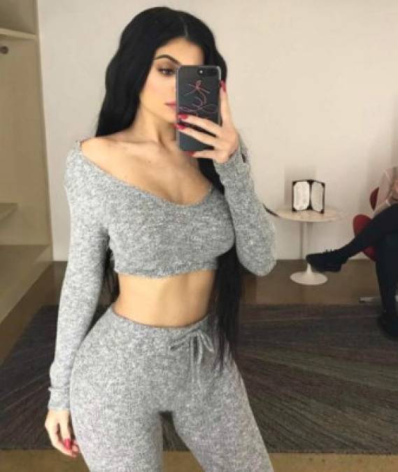 Fotos muestran que Kylie Jenner destronó a Kim Kardashian como la más sexi del clan