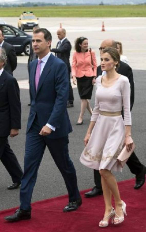 Reyes de España viajaron a París