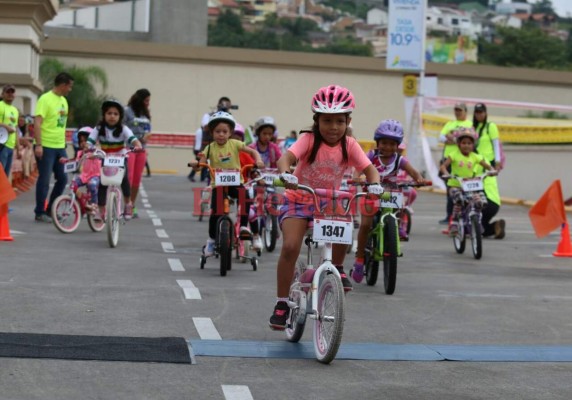 Así se vive la Vuelta Ciclística Infantil de El Heraldo 2017