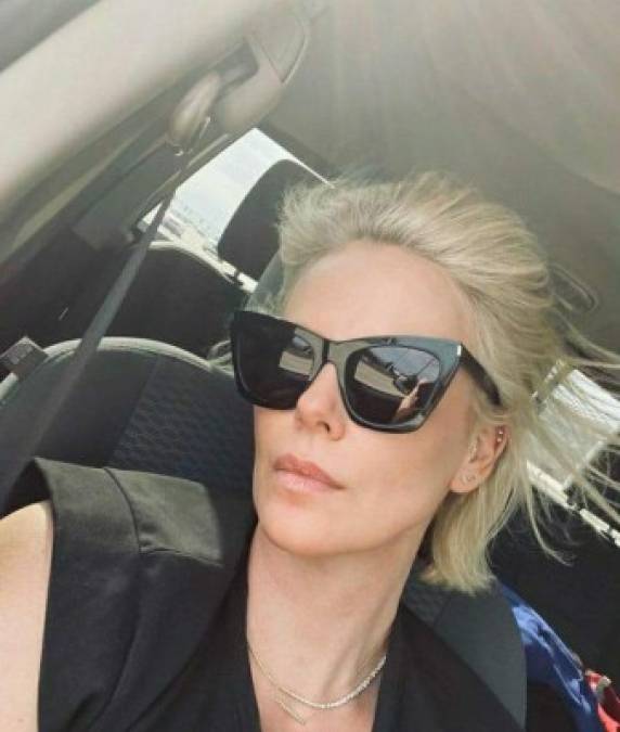 Su madre mató a su padre: la historia de Charlize Theron desde Sudáfrica