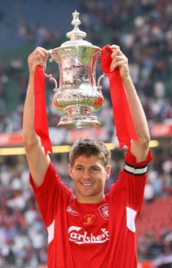 Steven Gerrard dice adiós al Liverpool