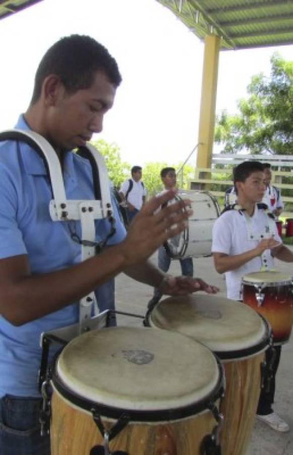 Palillonas y bandas de Choluteca desfilarán al ritmo de 'Despacito”