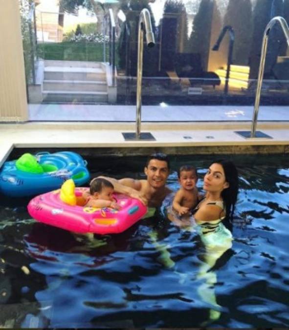 Las fotos más románticas de Cristiano Ronaldo y Georgina Rodríguez