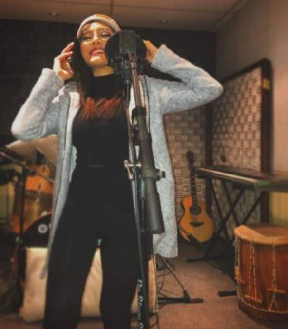 ¿Qué ha sido de Katheryn Banegas, talentosa cantante hondureña?
