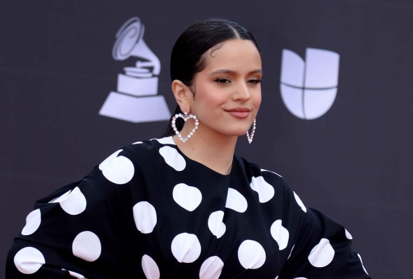 FOTOS: Los vestidos que usó Rosalía, la reina de los Latin Grammy