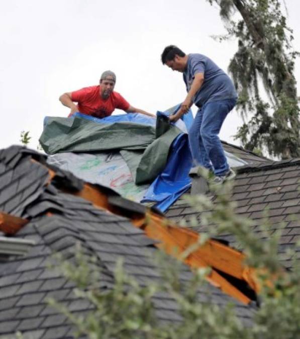 Las imágenes que dejó el primer golpe destructor del huracán Harvey en Texas