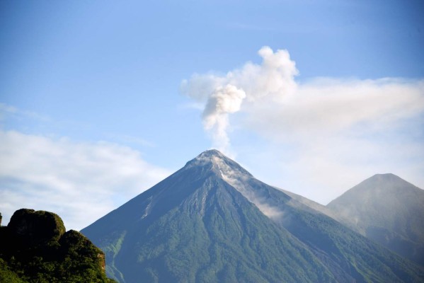 Ruinas, dolor y soledad, las imágenes de Guatemala a un año del volcán de Fuego