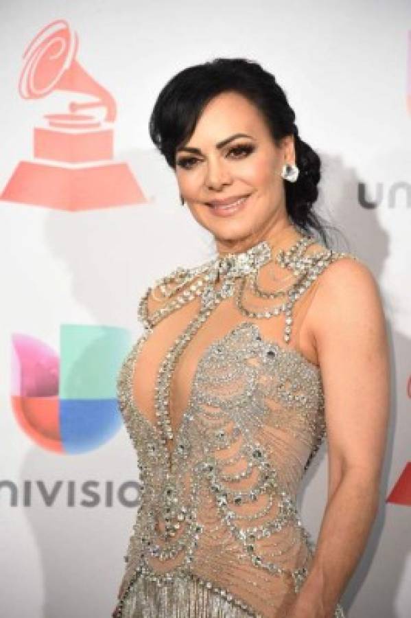 El transparente vestido de Maribel Guardia se roba los suspiros en los Grammy