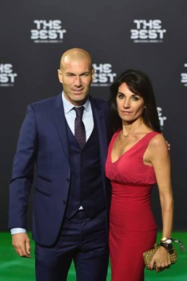Zidane desfila por la alfombra verde de los premios 'The Best' de FIFA