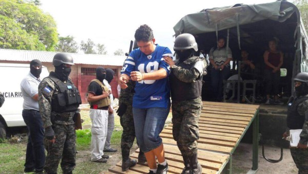Lo que no se vio durante el traslado de mujeres pandilleras a la cárcel de Támara