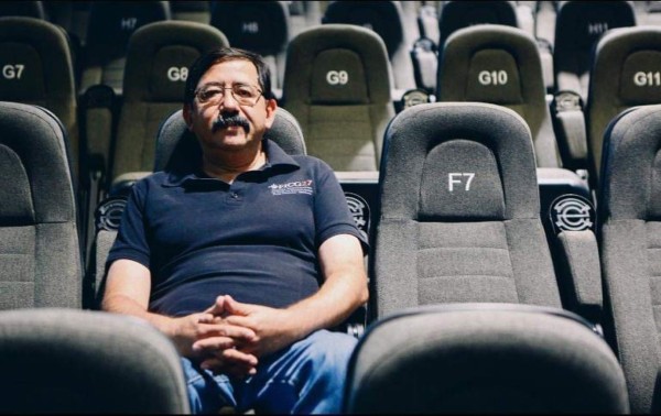 Salcedo era un apasionado al cine, se desempeñó como docente, crítico y programador de cine en la FICG.