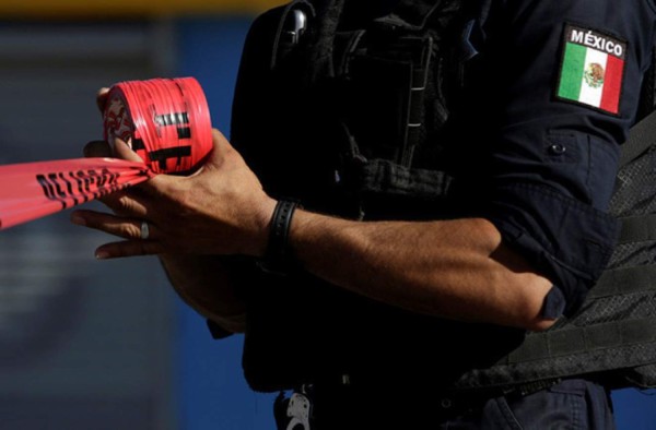 Ante fuerzas de seguridad estatales y federales, Yunes reconoció que en la última semana se ha recrudecido la violencia en el sur y en la capital del estado. Foto: RT.