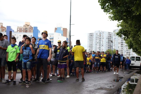 Ambientazo en La Bombonera previo al entrenamiento de Boca Juniors