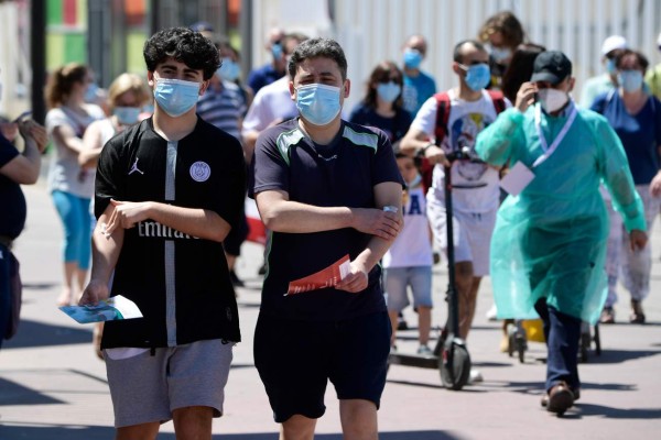 Para Iván Espinosa de los Monteros y de Simón, la gestión de la crisis generada por el Covid-19 no tiene nada que ver con la derecha ni con la izquierda, sino con criterios profesionales, distinguiendo entre gobiernos sensatos e insensatos. FOTO: AFP.