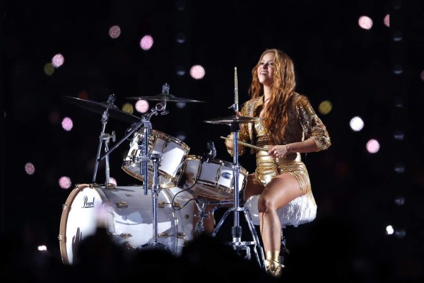 ¡Hasta Bad Bunny apareció! Las mejores fotos del show de JLo y Shakira en el Super Bowl
