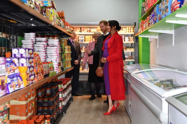 ¿Meghan Markle y el príncipe Harry de compras en un supermercado?