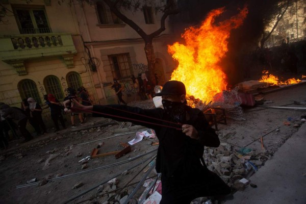 FOTOS: Violentos disturbios marcan nueva jornada de protestas en Chile